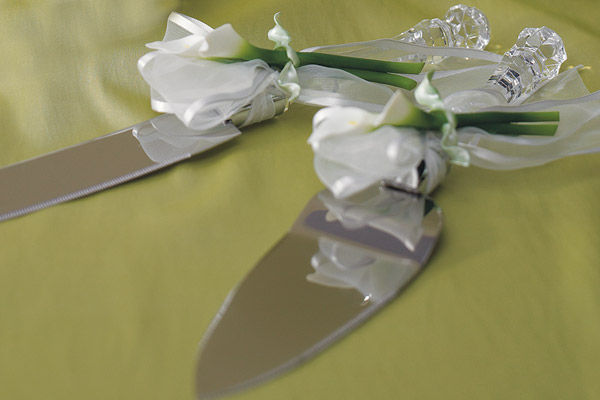 Calla Lily Wedding Cake Service Set - Click Image to Close