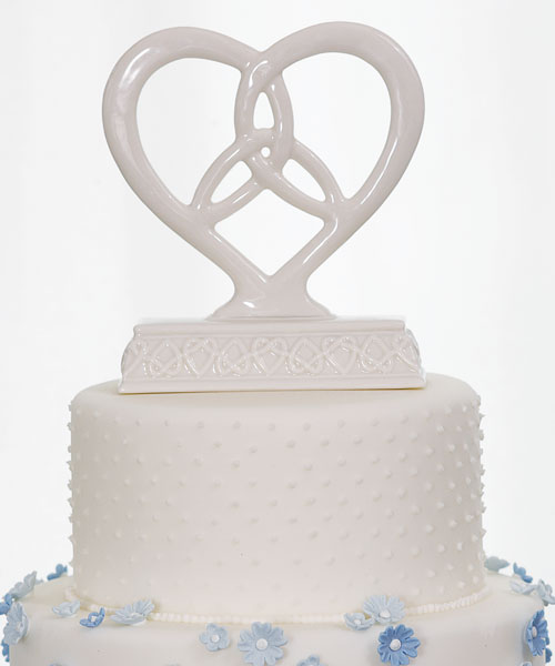 Heart Framed Trinity Knot Cake Top - Click Image to Close