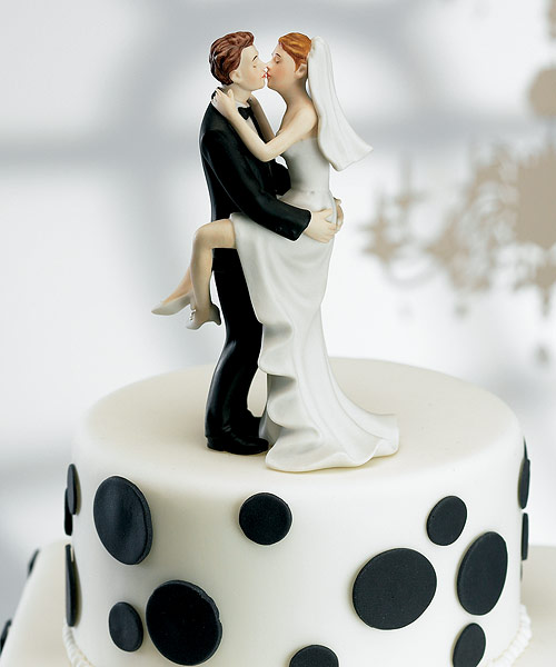 Kissing Couple Cake Topper - Click Image to Close
