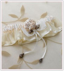 Oceans Away Collection Ivory Seashell Garter