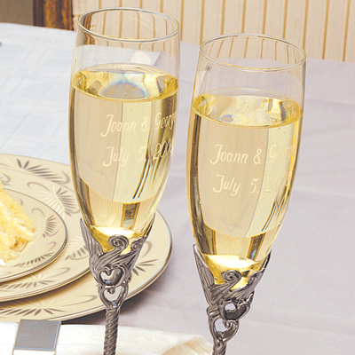 Champagne Flute Wedding Favors on Personalized Champagne Flutes Wedding Belle Bridal Wedding Day