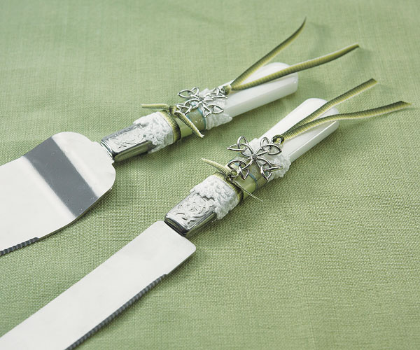 Celtic Charm Wedding Cake Service Set