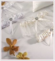 Pearls & Crystals Garter Set