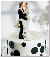 Kissing Couple Cake Topper